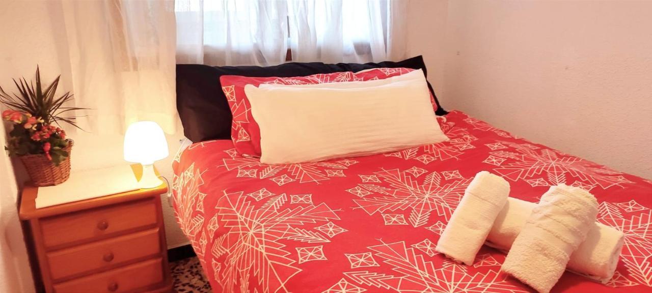 Blue Double Private Room At Front Beach - Habitacion Doble En La Playa Valencia Luaran gambar